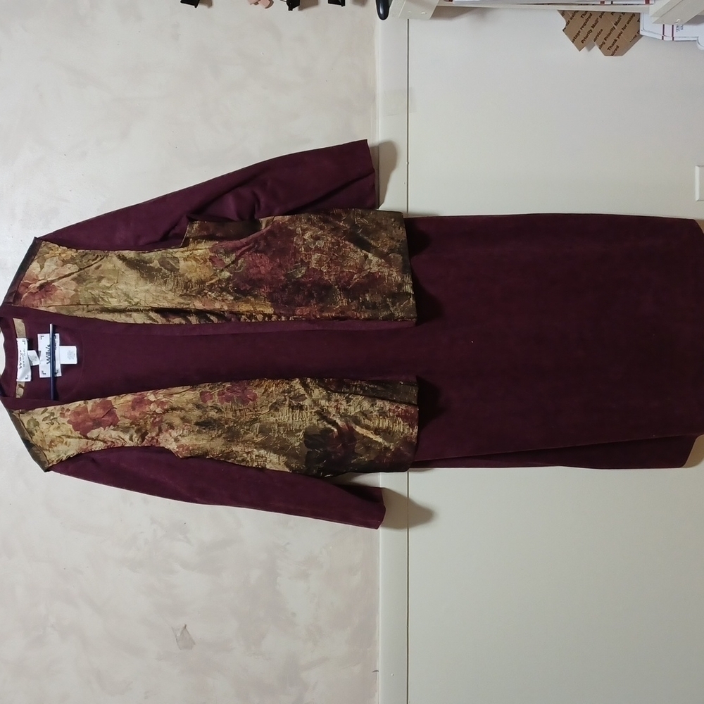 WILLYS NEW YORK by B.L. size 22W in a beautiful BURGUNDY COLOR